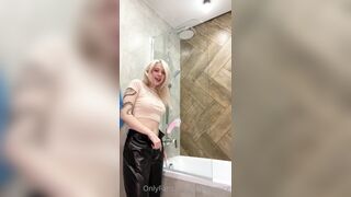[4 of 33 Videos] Milla_vipclub (millasnake aka Milla Royce aka milla_royce) OnlyFans Leaks Girl Filming Herself at Home