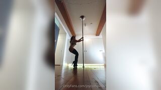 [15 of 104 Videos] Joycomposer (Joy Composer aka jamieunderwoodxo) OnlyFans Leaks On Hitatus Brunette