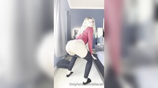 [387 of 427 Videos] Oliviamaebaee (Alliecatt aka Oliviamaebae) OnlyFans Leaks 22 yo Natural Big Booty