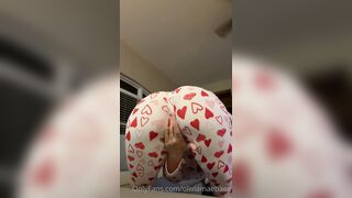 [77 of 427 Videos] Oliviamaebaee (Alliecatt aka Oliviamaebae) OnlyFans Leaks 22 yo Natural Big Booty