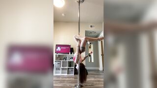 [23 of 112 Videos] Ravengoeswild (Raven Grey aka RavenGrey69) OnlyFans Leaks Favourite Tattooed Switch