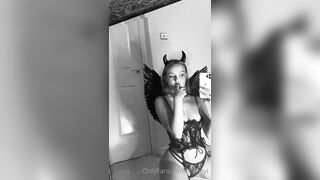 [204 of 207 Videos] Honeyl (Honey Evans aka HoneyEvans0) OnlyFans Leaks Sweet Little Honey Pot