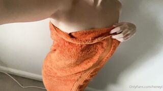 [92 of 207 Videos] Honeyl (Honey Evans aka HoneyEvans0) OnlyFans Leaks Sweet Little Honey Pot