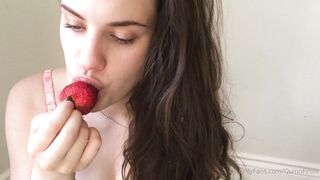 [242 of 592 Videos] Quinnfinite (Quinn Finite) OnlyFans Leaks Nude Wholesome Perv