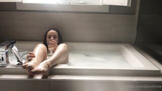 [247 of 592 Videos] Quinnfinite (Quinn Finite) OnlyFans Leaks Nude Wholesome Perv