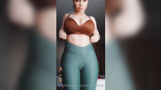 [216 of 220 Vids] Octokuro_model Naughty XXX Cosplay Girl with Big Tits 