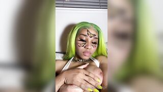 [262 of 303 Vids] Chleopatrapaige (Chleopatra Paige aka Chleo) OnlyFans Leaks Nude Squirt Queen