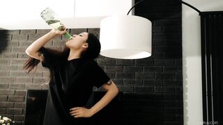 Kate&Rae Public Flashing In The City And Double Deepthroat Pt2- Rae Lil Black OnlyFans Leaks