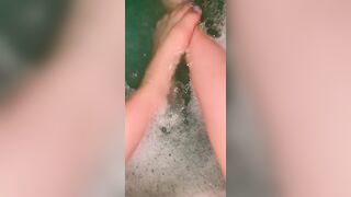 Bubbly bath foot worship asmr - Jewelzblu OnlyFans Leaks