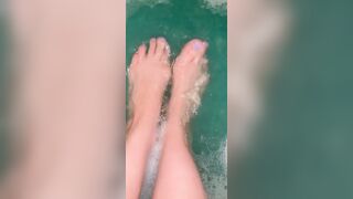 Bubbly bath foot worship asmr - Jewelzblu OnlyFans Leaks