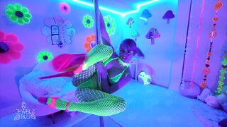 Glow with me So this is part of the black light exploration I did last nig - Jewelzblu OnlyFans Leaks