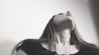 [529 of 550 Vids] Izzy_xx (izzy_xx7 aka thexxgirl aka BlancNoir) OnlyFans Leaks Nude