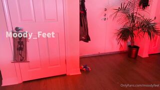 [126 of 281 Vids]  Moodyfeet (Moody Feet aka Moody_fxxt) OnlyFans Leaks Nude