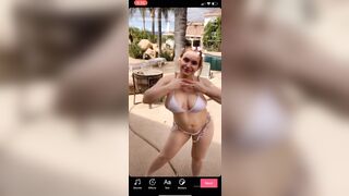 [99 of 157 Vids] Zoieburgher (Zoie Burgher aka luxezoie) OnlyFans Leaks Nude