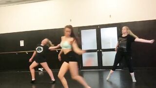 [470 of 3935 Vids] Bree Louise (bree_louisexoxo aka breebbydance) OnlyFans Leaks Nude