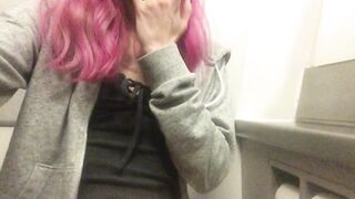 Fingering Myself In An Airplane Bathroom- Novaruu (scarletloveu) OnlyFans Leaks Nude