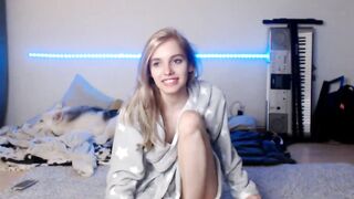 Fucks her Tight Pussy- Novaruu (scarletloveu) OnlyFans Leaks Nude