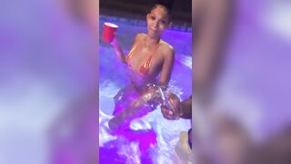 [1785 of 2462 Vids] Edwinacarlaisaac (Edwina) OnlyFans Leaks Nude Ebony