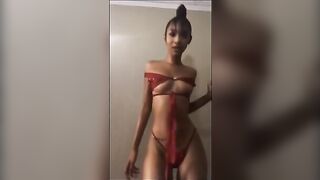 [197 of 2462 Vids] Edwinacarlaisaac (Edwina) OnlyFans Leaks Nude Ebony
