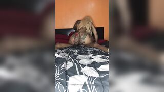 Seductive Strip Tease - ibodiquiin Leaks