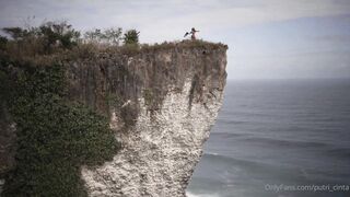 Putri Cinta -   Magnetic Matchmakers