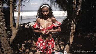 Putri Cinta -   Magnetic Matchmakers