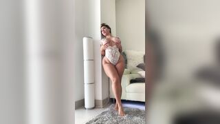 Mariagjieli OnlyFans -  Sensual Striptease and Lap Dance 's Big Booty
