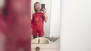 Pretty_potatoo OnlyFans - Wet and wild solo show