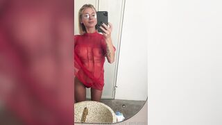 Pretty_potatoo OnlyFans - Wet and wild solo show