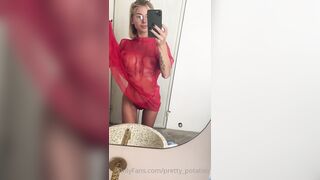 Pretty_potatoo OnlyFans - Wet and wild solo show