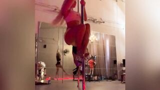 Aubreejmartin Leaks - Erotic Escapades A Steamy Encounter with a Stranger in a Hotel Room