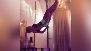 Aubreejmartin Leaks - Seductive Secrets An Intimate and Sensual Evening with My Girlfriend