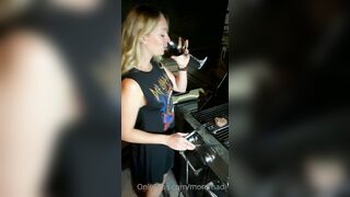 Madison Winter OnlyFans -  Blowjob Babe Expertly Sucks And Swallows Your Load