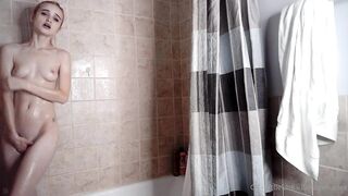 Bellaxxmariex OnlyFans -  Cumshot Compilation Massive Facials