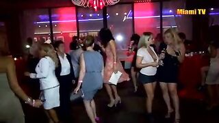 Jenny Scordamaglia Leaked - Bare essentials A naked cooking lesson