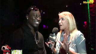 jennyscordamaglia - Bare it all A naked cooking demo