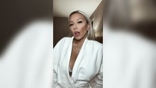 Mariepoppins14 Leaks -  Poolside Passion with a Busty Bombshell