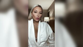 Mariepoppins14 Leaks -  Poolside Passion with a Busty Bombshell