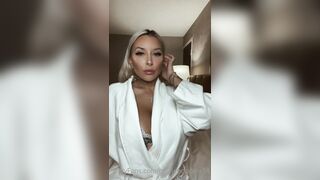 Mariepoppins14 Leaks -  Poolside Passion with a Busty Bombshell