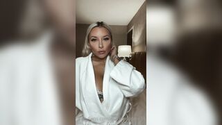 Mariepoppins14 Leaks -  Poolside Passion with a Busty Bombshell