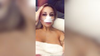 Mariepoppins14 Leaks -  Poolside Passion with a Sultry Siren