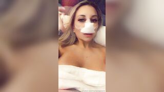 Mariepoppins14 Leaks -  Poolside Passion with a Sultry Siren