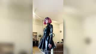 Snowcrazyfrenzy - Petplay Fun with My New Toy