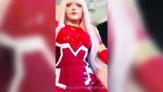 Snowcrazyfrenzy - The perfect latex queen