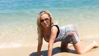 Alla Montchak -  Sultry Seduction in Velvet