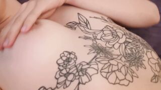 es.lain or yummy yum yum or yummy_yum-yum - Voluptuous Vixen