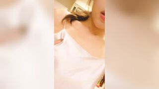 Horny housewife takes selfies to seduce guys 饑餓少婦閪痕要自拍勾佬 9