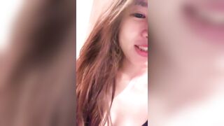 Horny housewife takes selfies to seduce guys 饑餓少婦閪痕要自拍勾佬 10