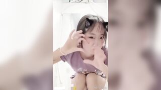 Kawaii Cute Girl Erotic Selfie Teasing Her Boyfriend / 超可愛女孩害羞裸體自拍 1