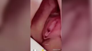 Kawaii Cute Girl Erotic Selfie Teasing Her Boyfriend / 超可愛女孩害羞裸體自拍 2